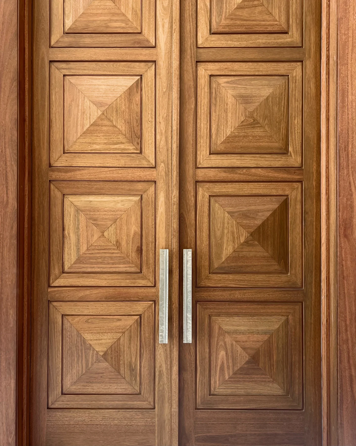 Puerta de madera a medida Tempus Monterrey