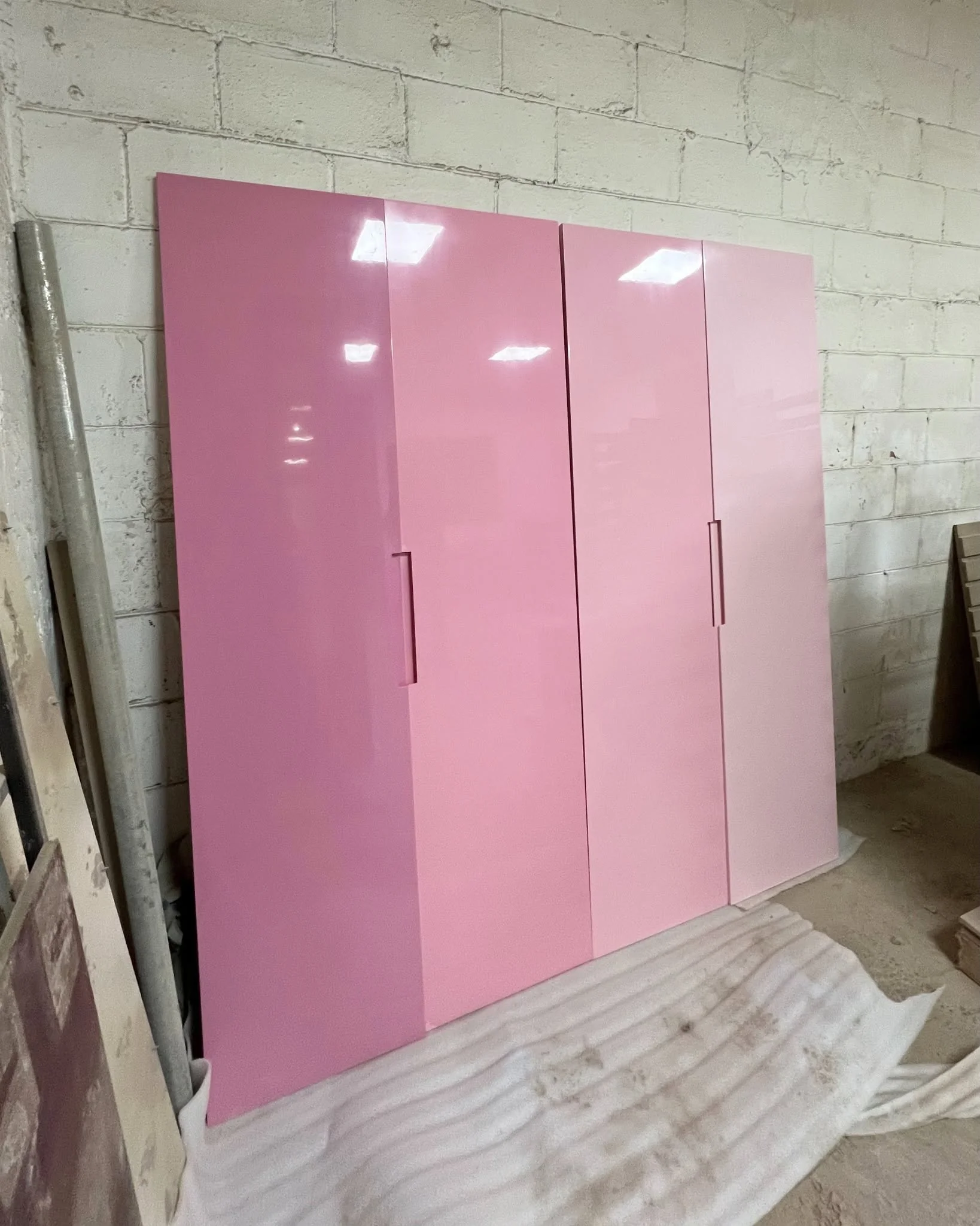 Closet alcanzable con puertas a medida — Tempus Monterrey