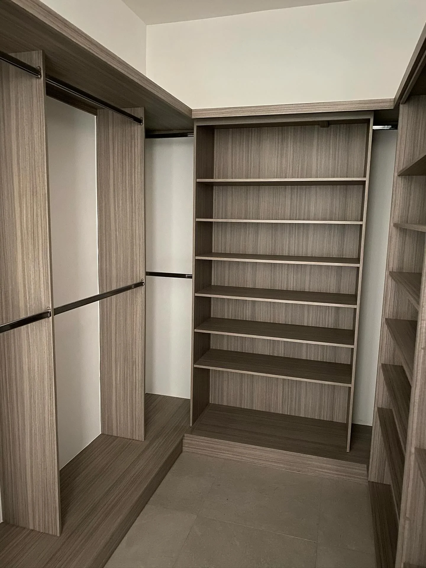 Closet y vestidor a medida Tempus Monterrey