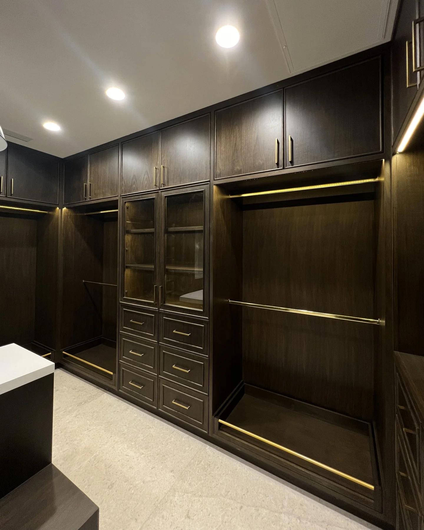 Closet y vestidor a medida Tempus Monterrey