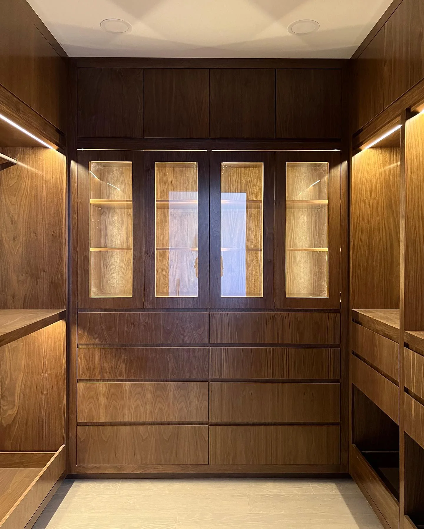 Closet y vestidor a medida Tempus Monterrey