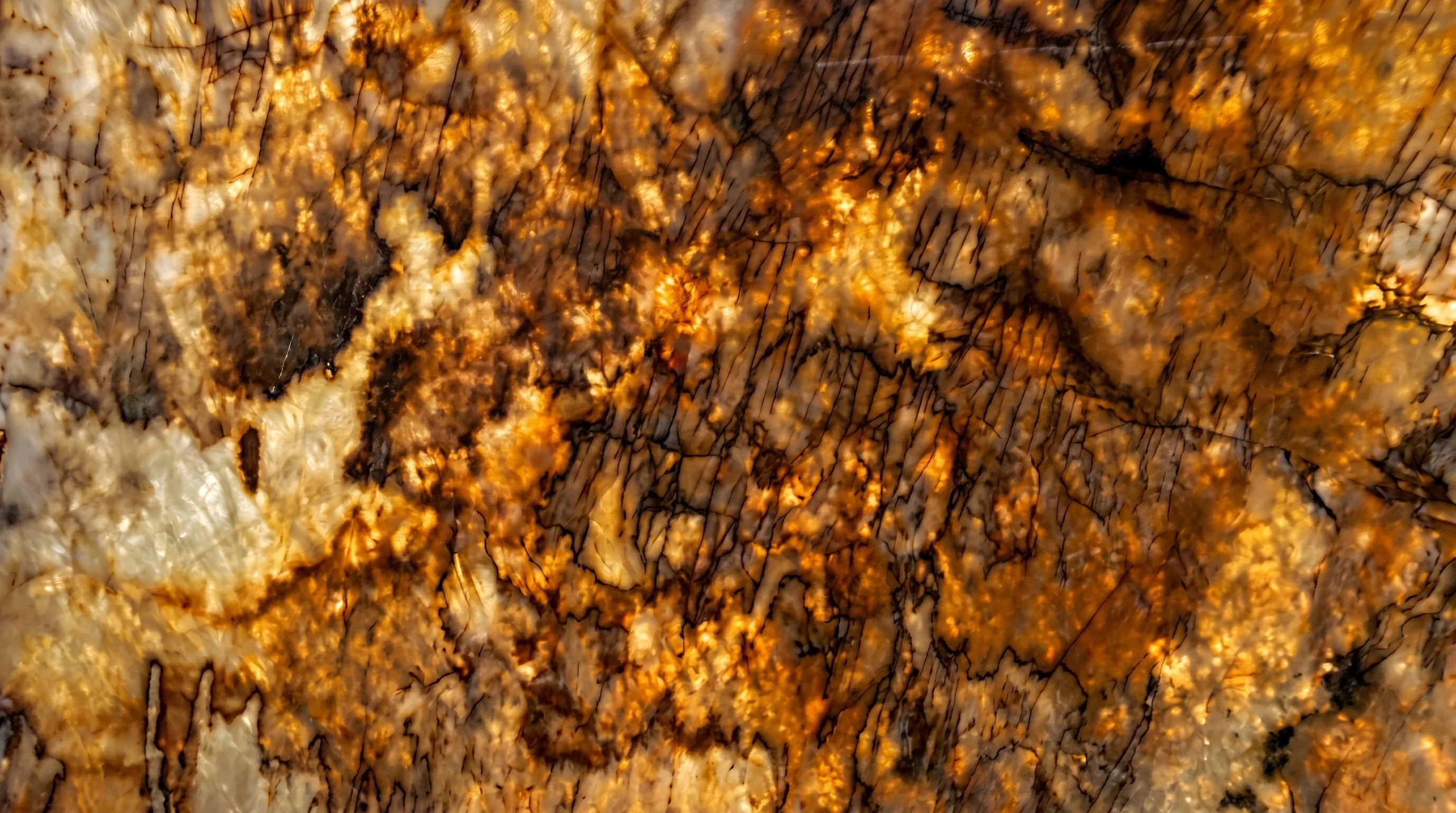 Referencia visual de cuarcita Golden Cristallo