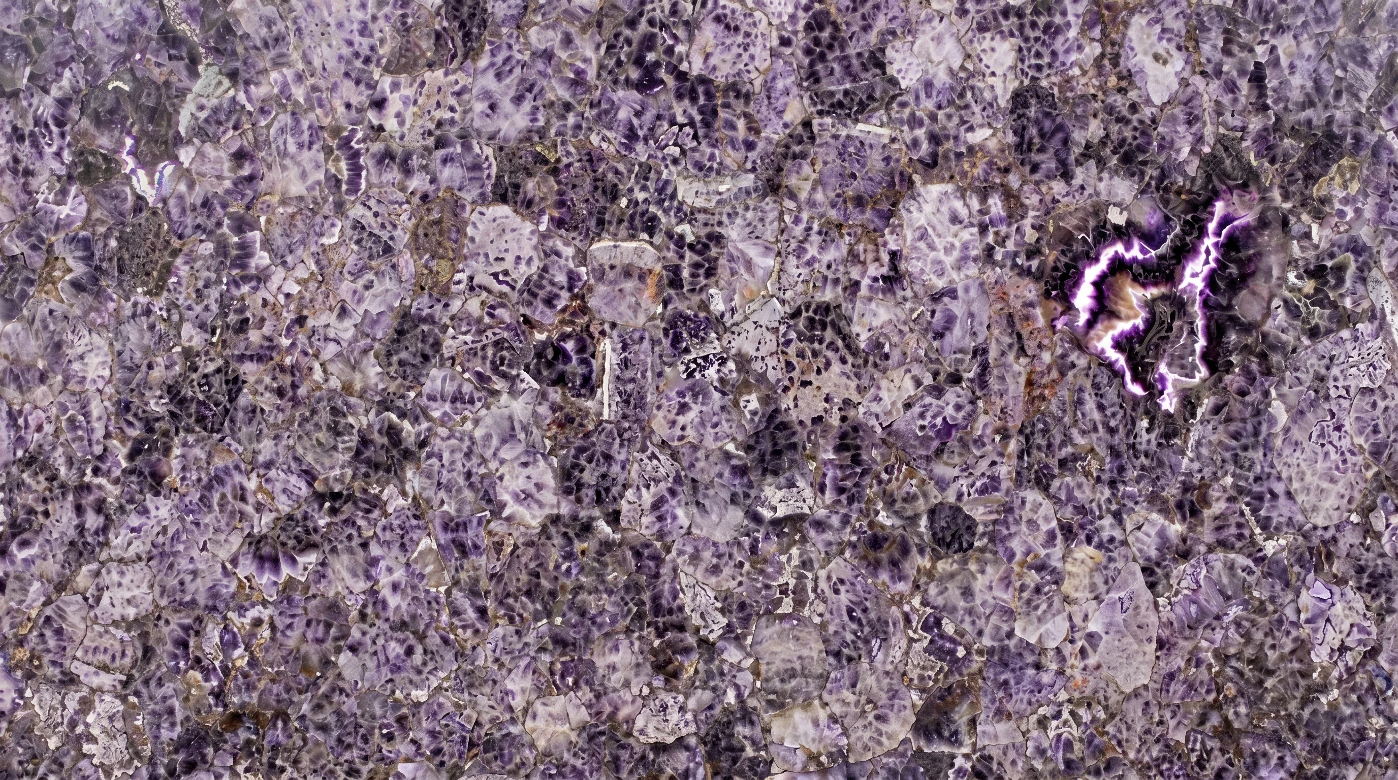 Referencia visual de piedra Amethyst