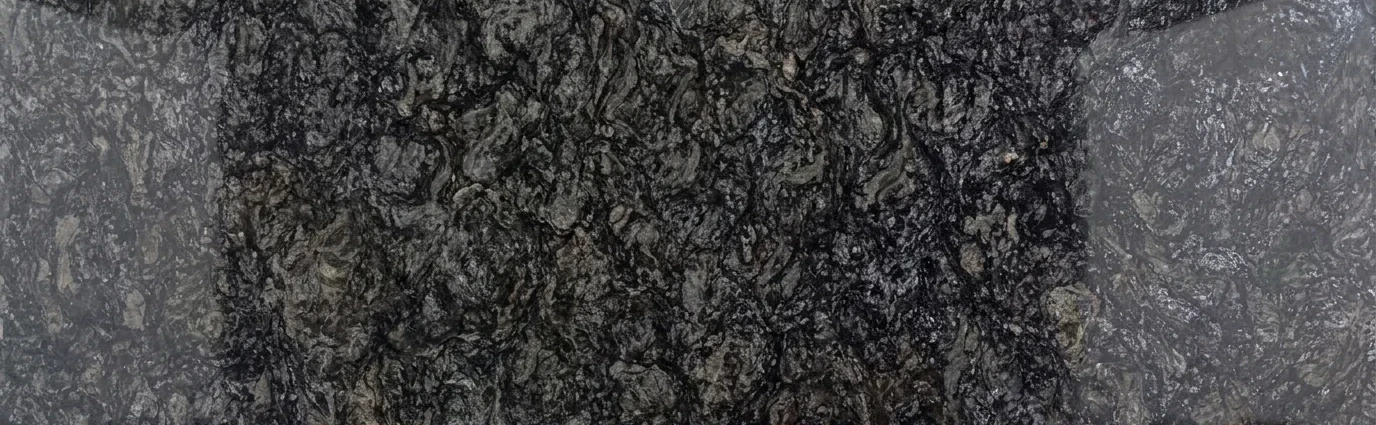 Referencia visual de granito Metalicus (Corte Nube Leather)