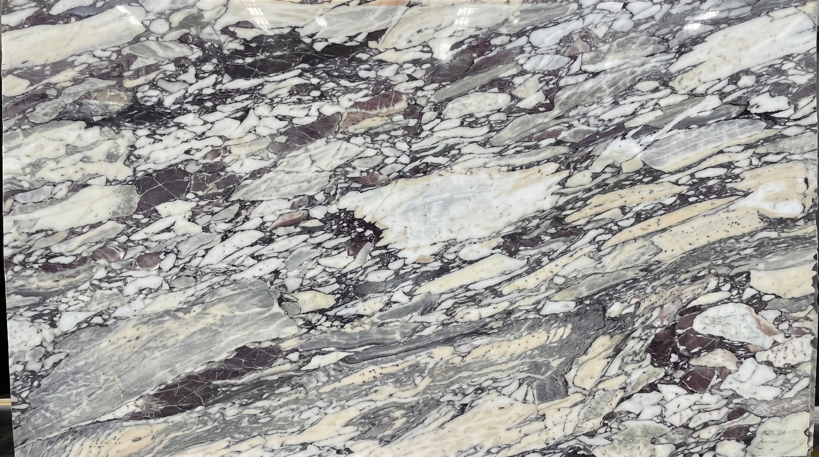 Referencia visual de mármol Calacatta Viola Antico