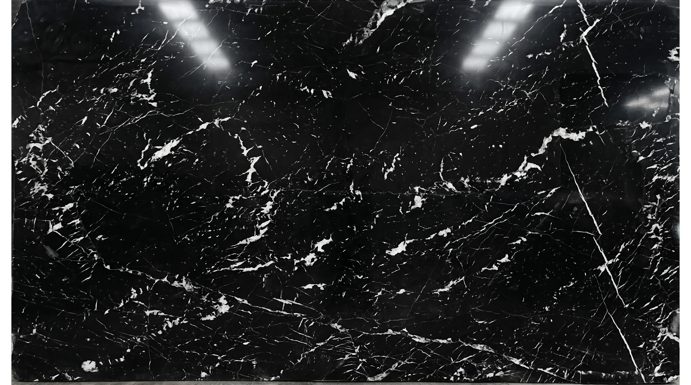 Referencia visual de mármol Marquina