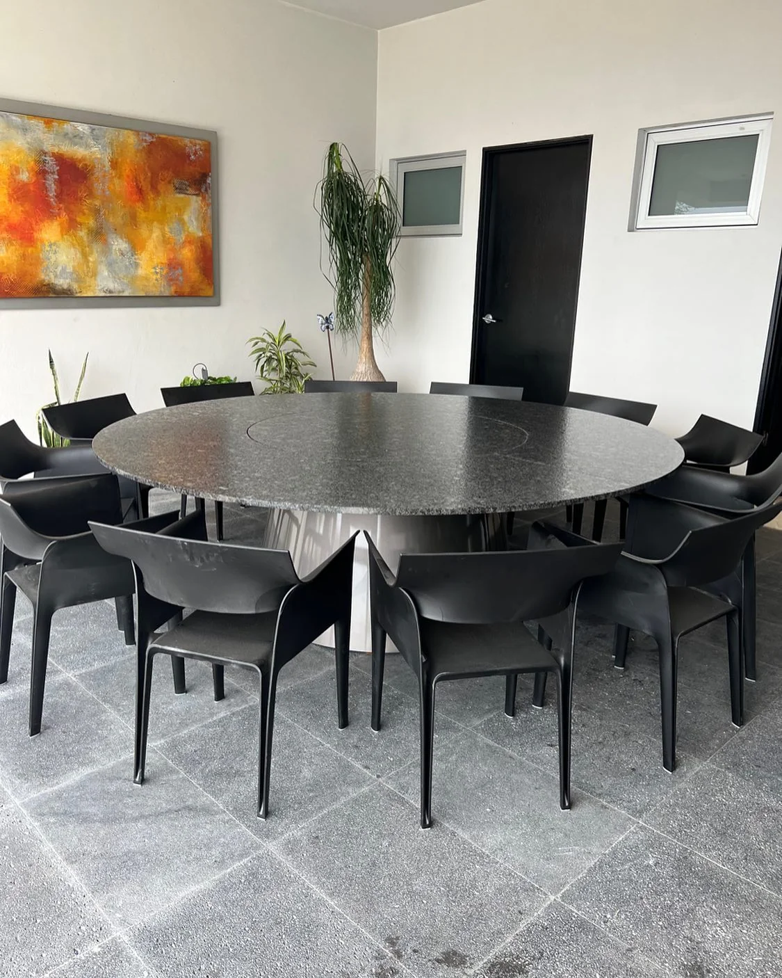 Mesa de comedor en piedra natural Tempus Monterrey