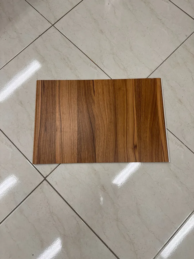 Nogal Claro, Panel decorativo