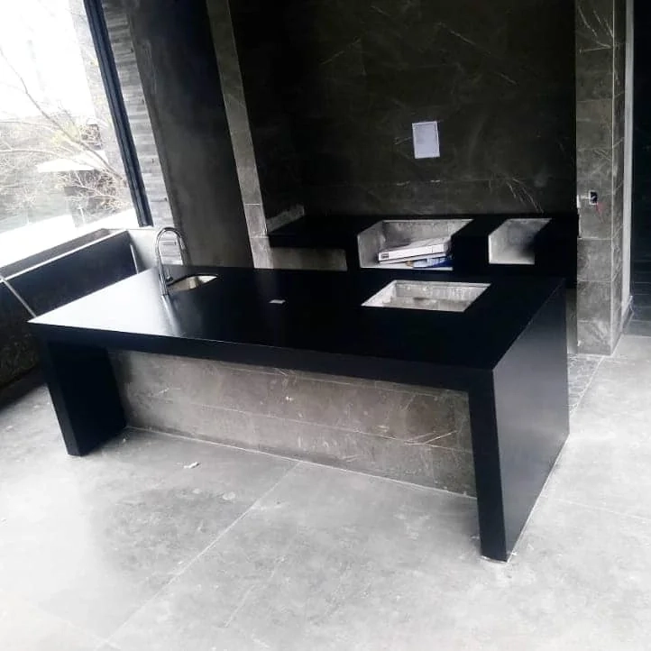 Barra de cocina en piedra natural Tempus Monterrey