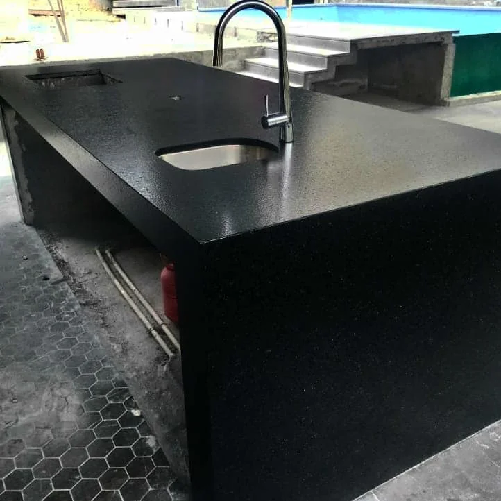 Barra de cocina en piedra natural Tempus Monterrey