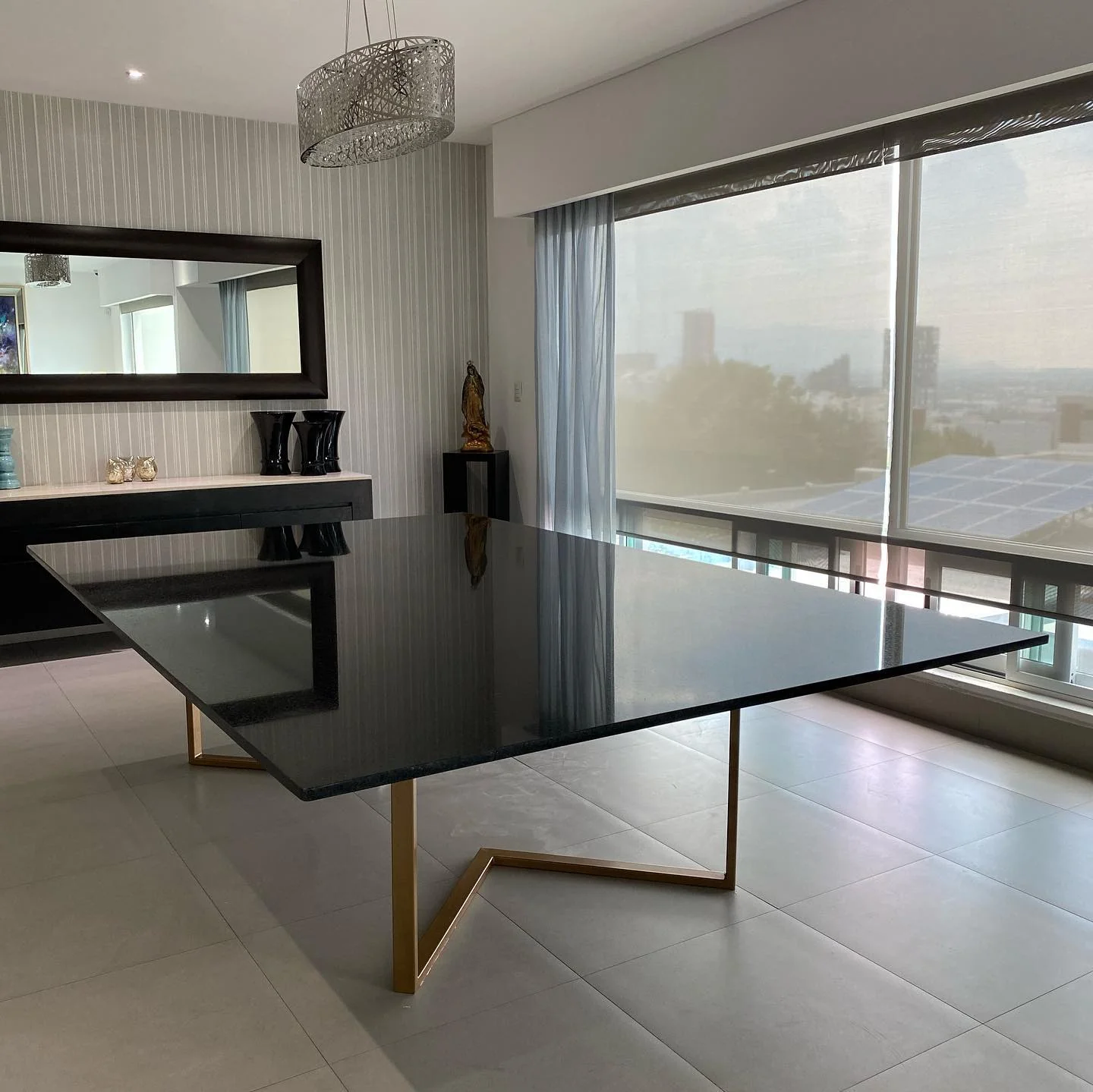 Mesa de diseño en piedra natural Tempus Monterrey