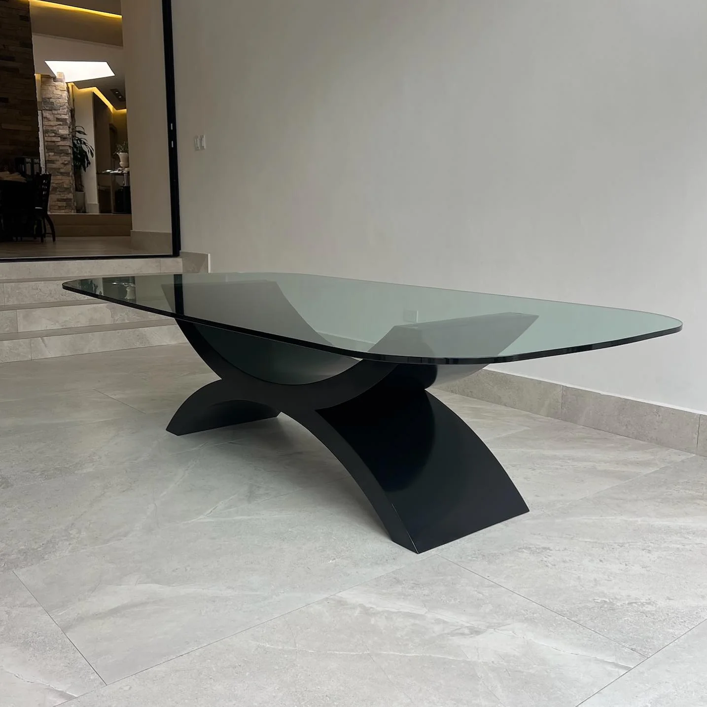Mesa de diseño en piedra natural Tempus Monterrey