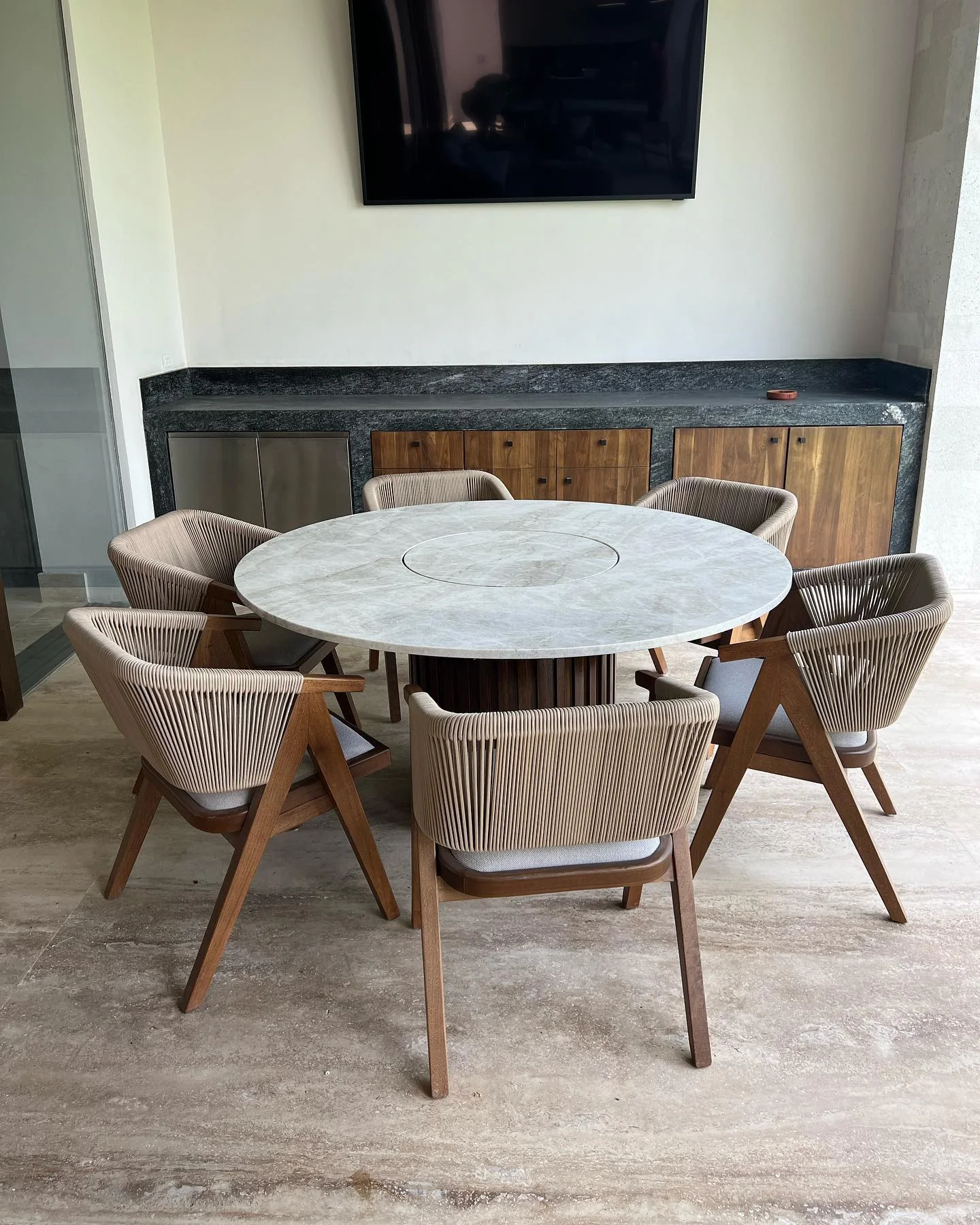 Mesa de diseño en piedra natural Tempus Monterrey