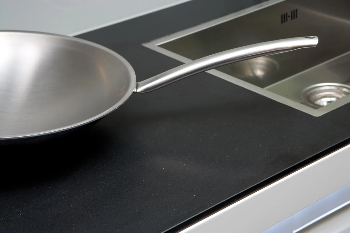 Jet Black ambiente 2