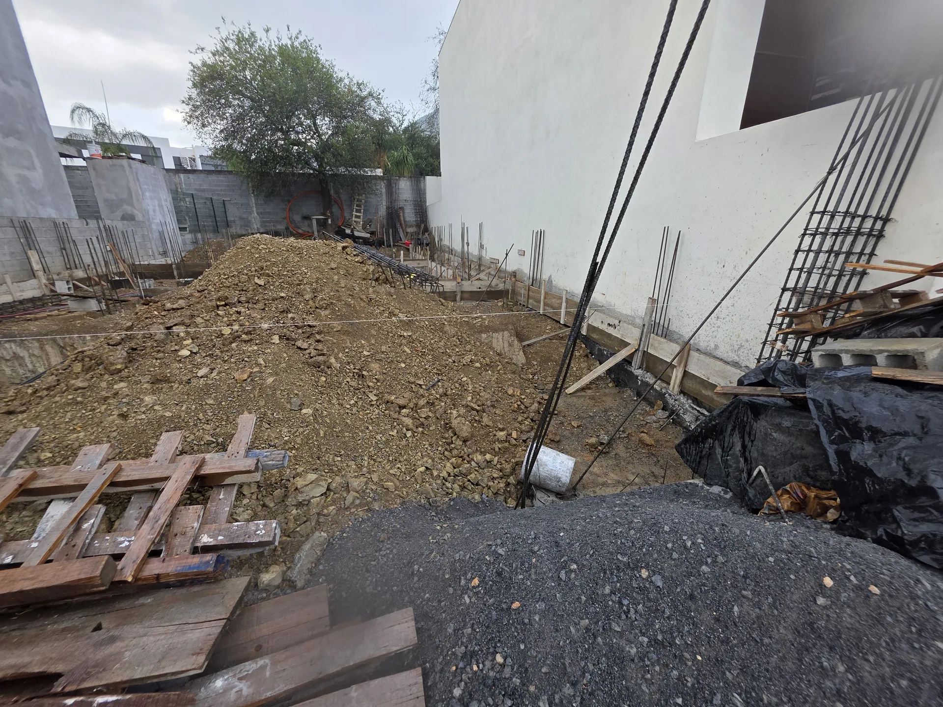 Cimentación terminada lista para arranque de muros — Casa Las Esmeraldas Tempus Monterrey